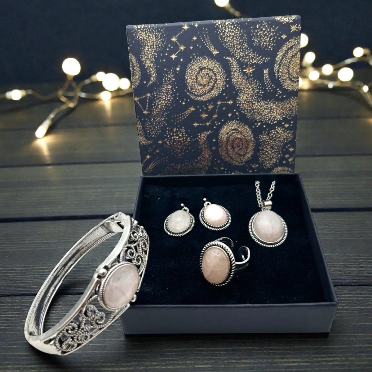 Coffret Cadeau Quartz Rose - Bague, Bracelet, Boucles d'Oreilles, Collier - Pierre porte - bonheur